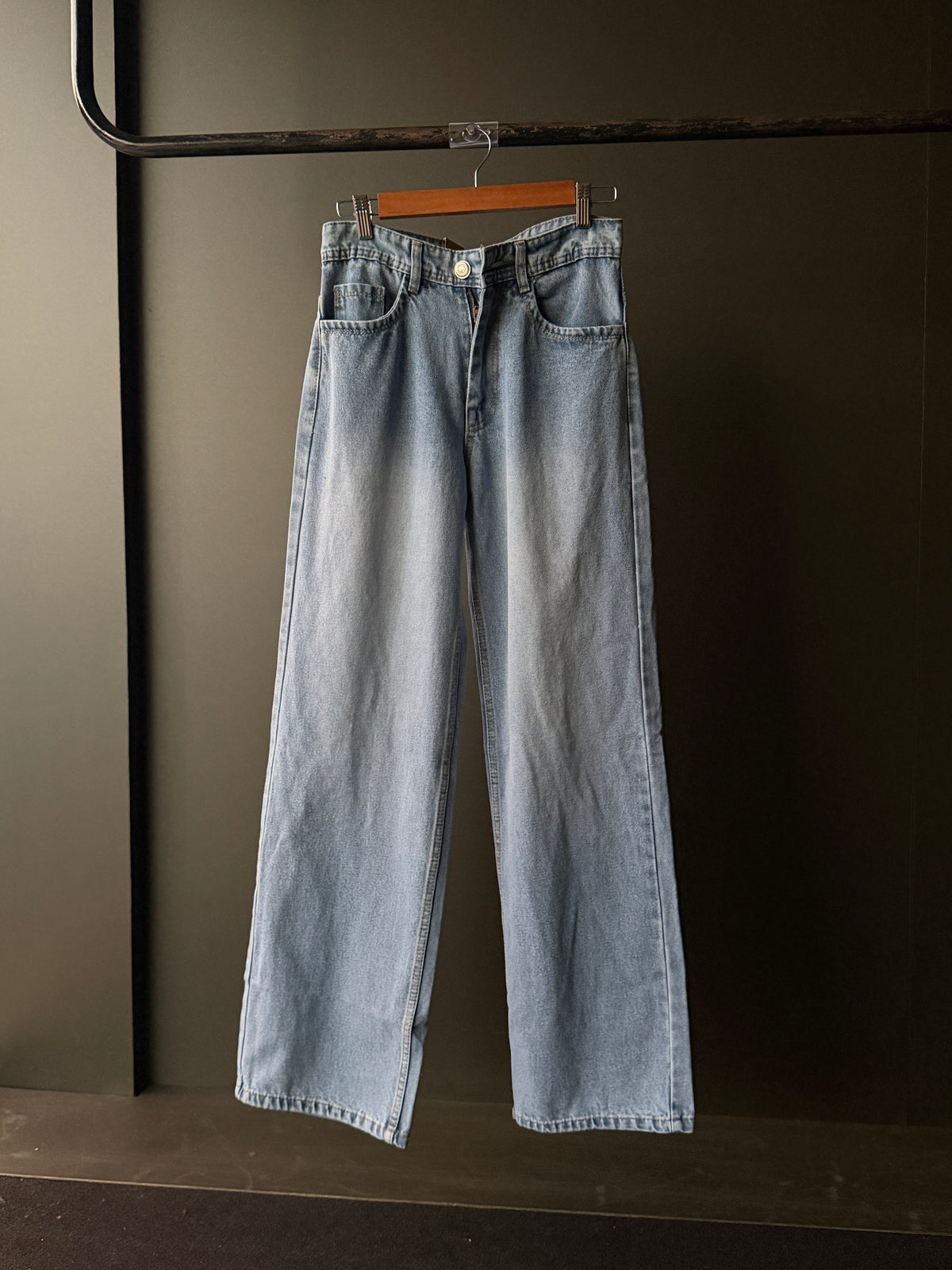 Pale Drift Denim                     Straight Fit Baggy Jn7/4