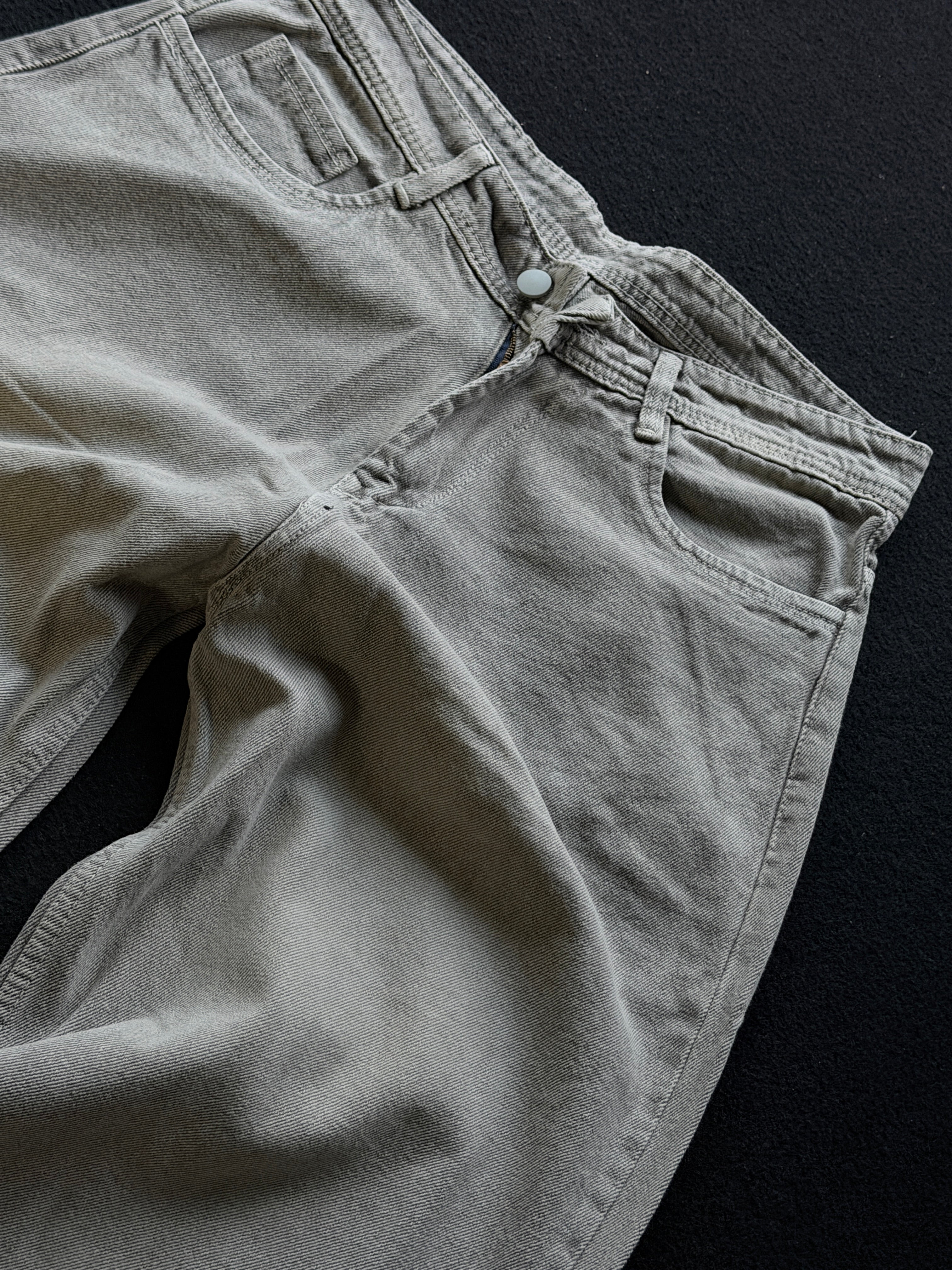 Dust Grey Denim                                          Over Baggy Jn3/2