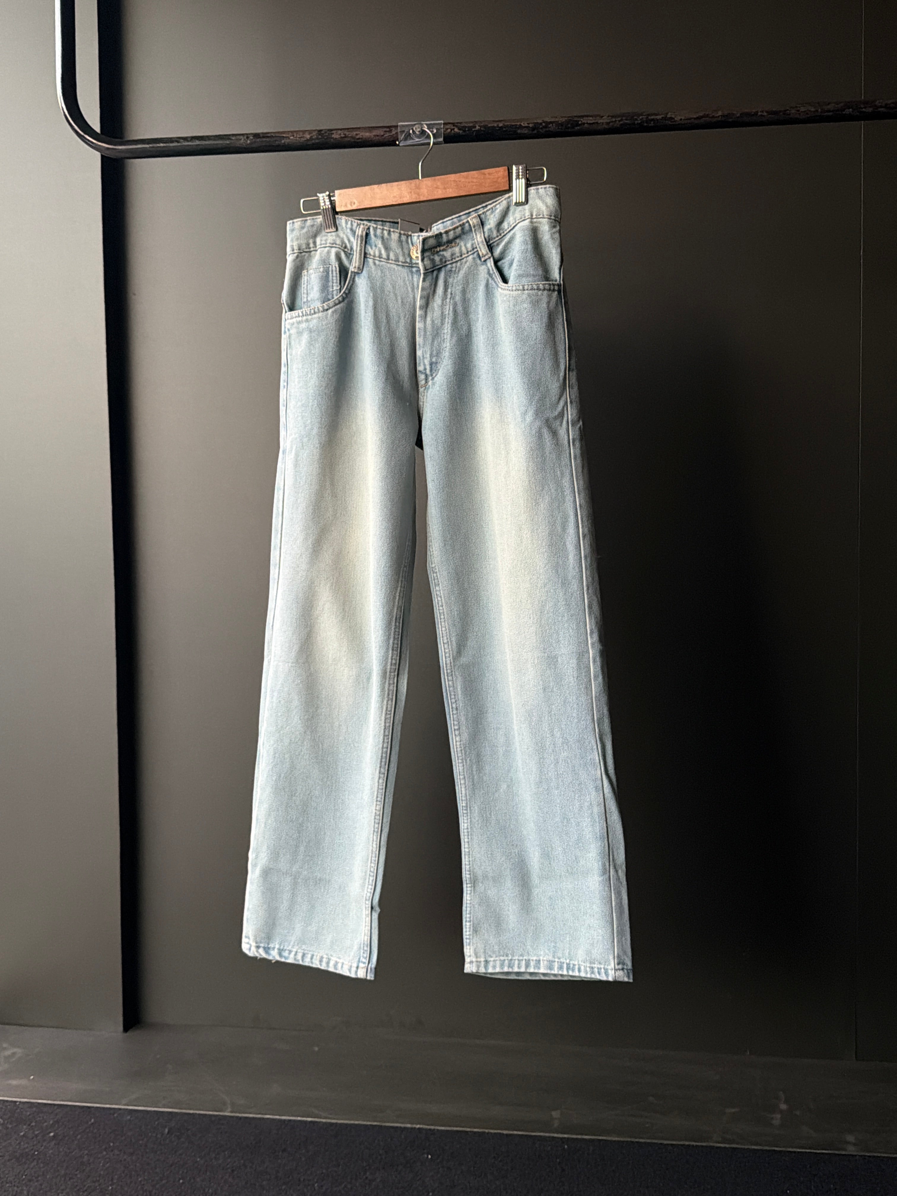 Sky Fade Denim                     Straight Fit Baggy Jn7/2
