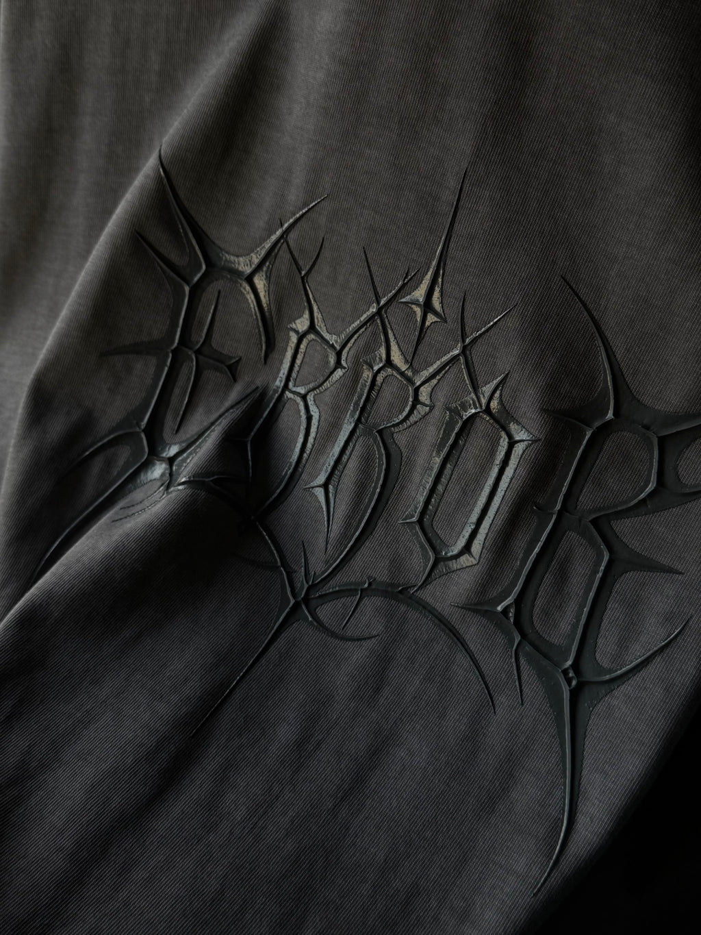 ERROR ACID WASH Five-Sleeve Tee
