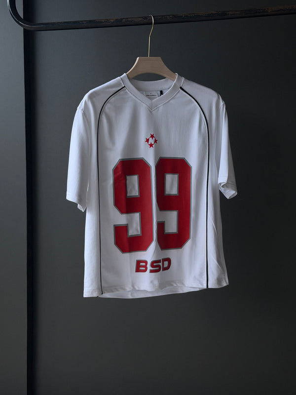 99--Oversized V-Neck Five-Sleeve Tee — Clean White, Effortless Edge