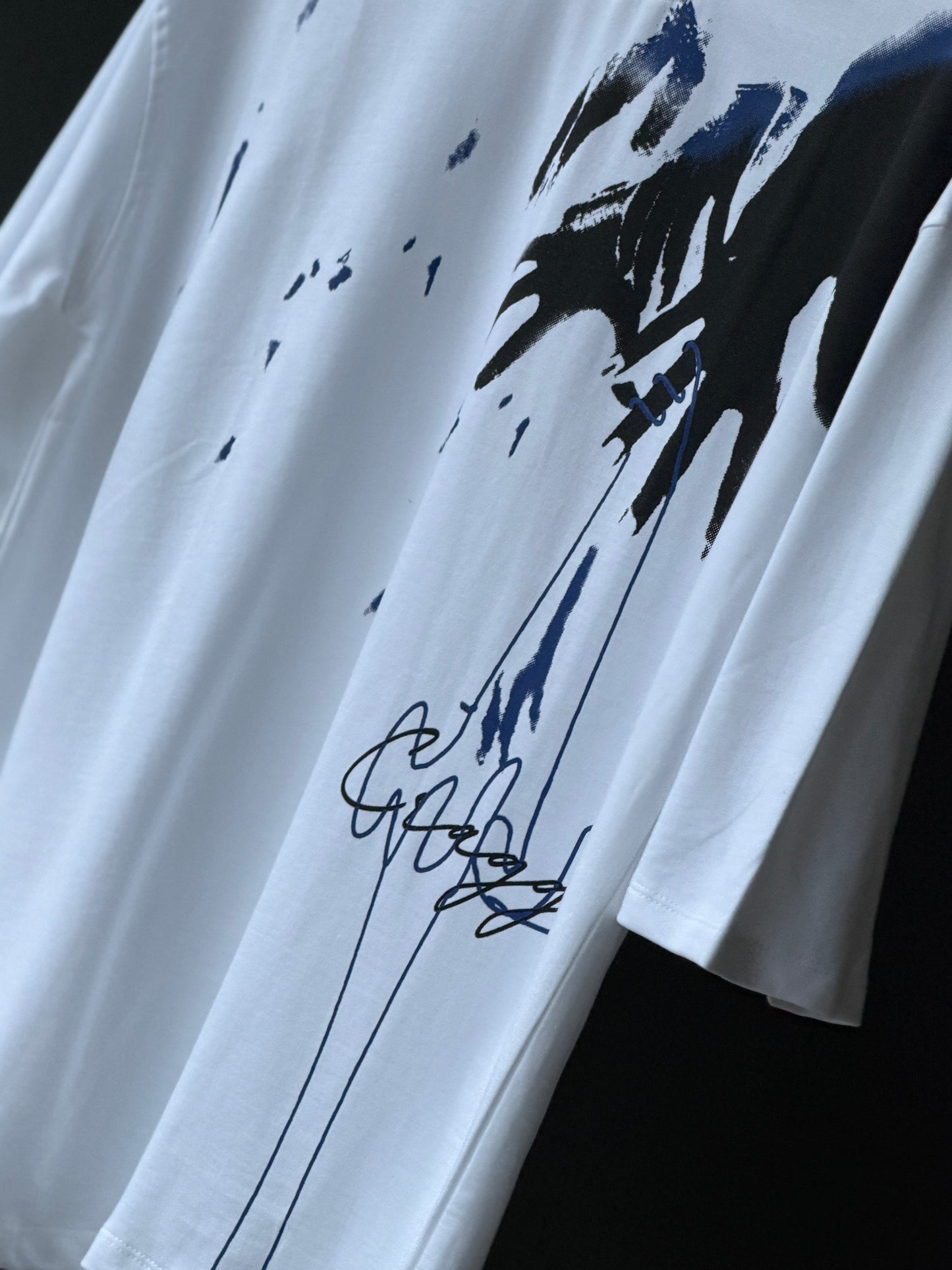 Monochrome Avant-Garde Oversized Five-Sleeve Shirt