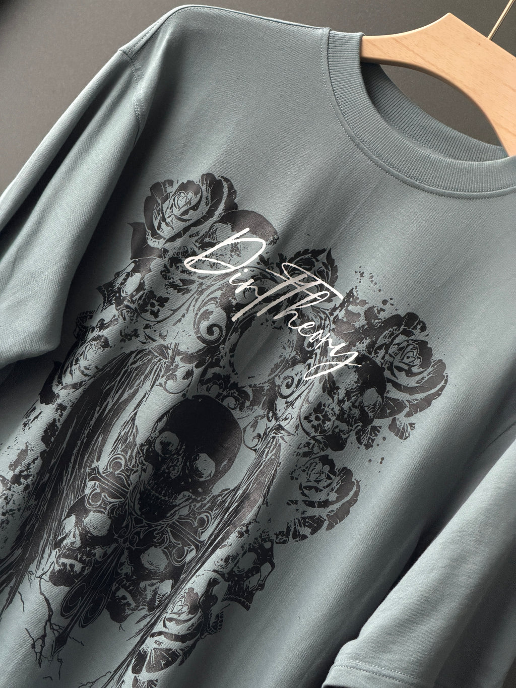 Dirtheory Frontprint Dr.Sleeve Tshirt