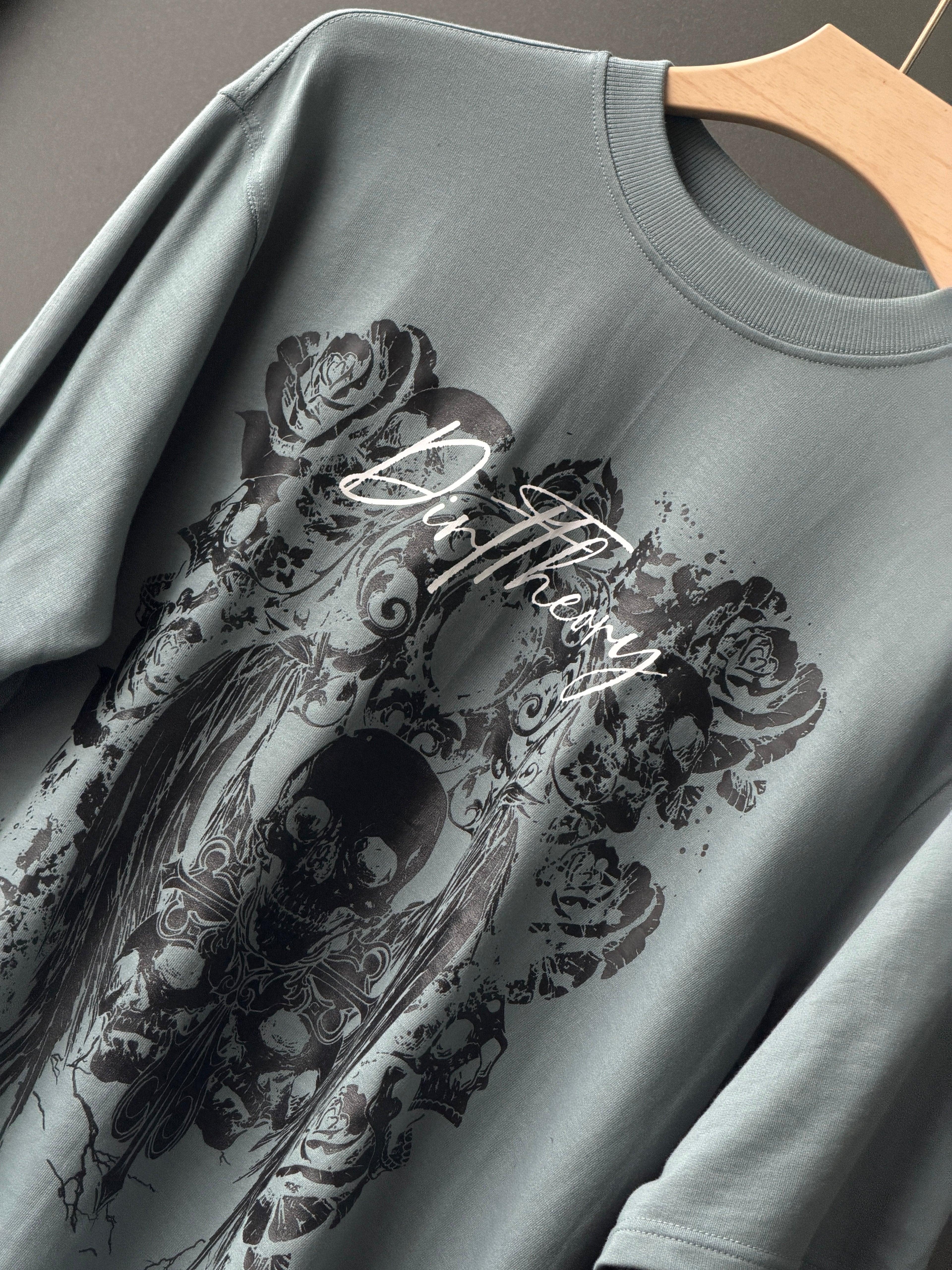 Dirtheory Frontprint Dr.Sleeve Tshirt