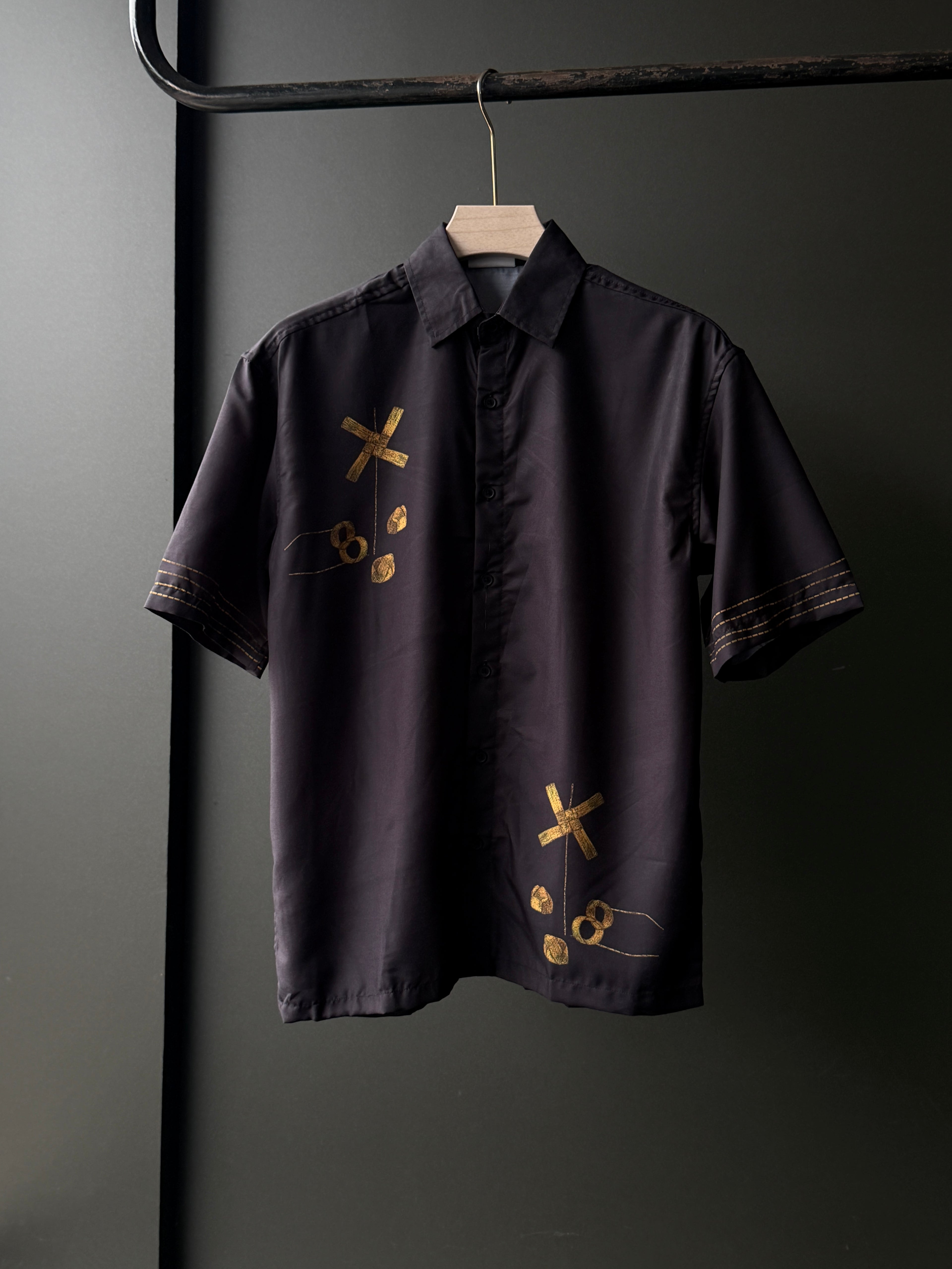 The Cross Printed Fivesleeve Shirt