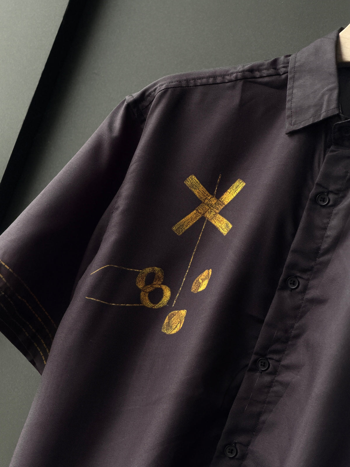 The Cross Printed Fivesleeve Shirt