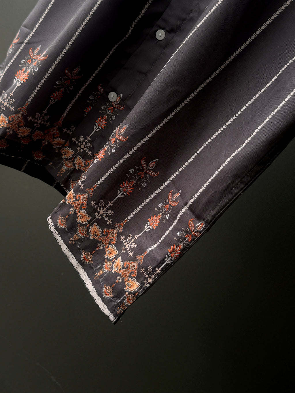 The Twilight Ikta Printed Fivesleeve Shirt