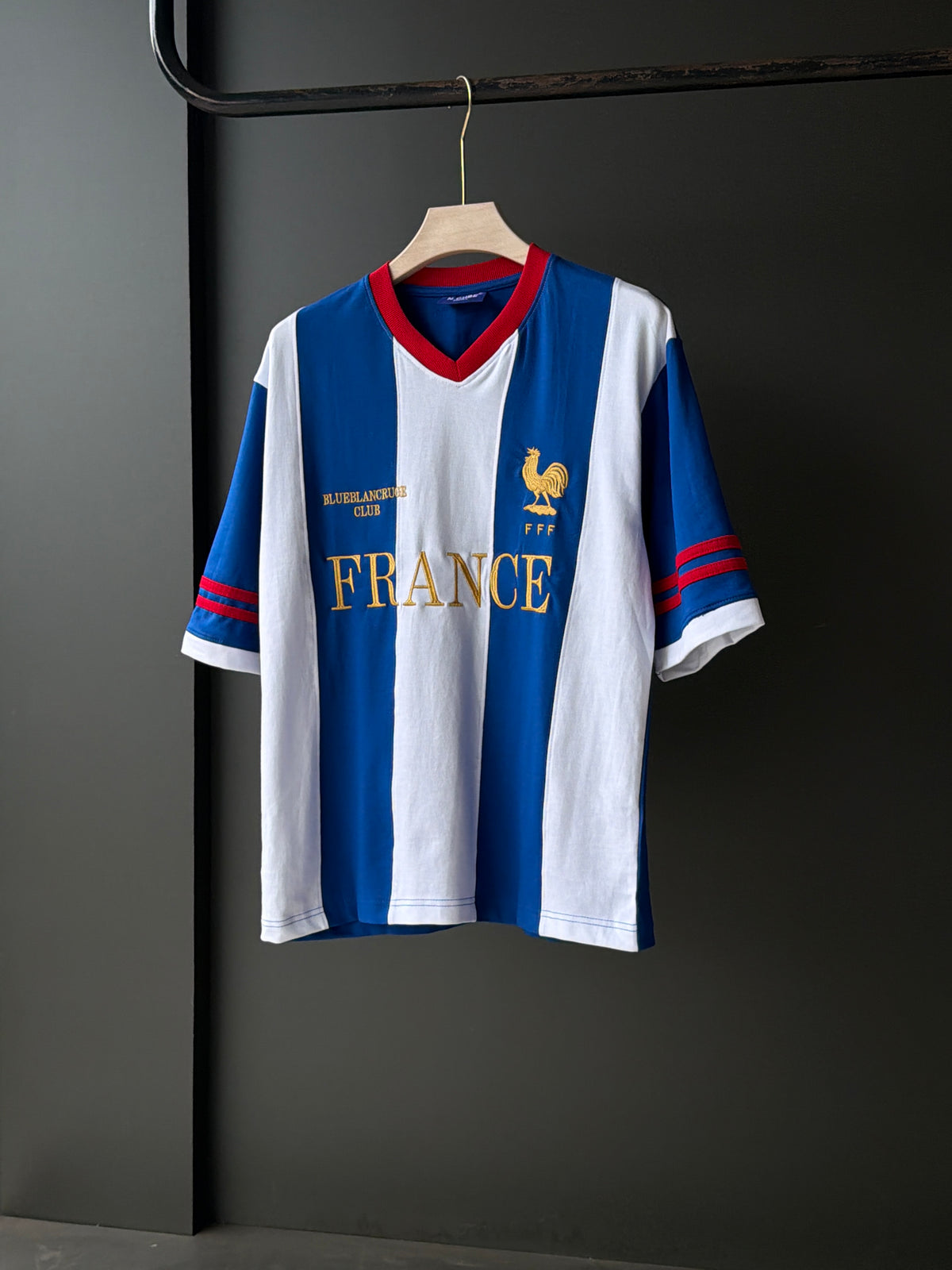 Vintage Jersey Design V-Neck Fivesleeve Tshirt