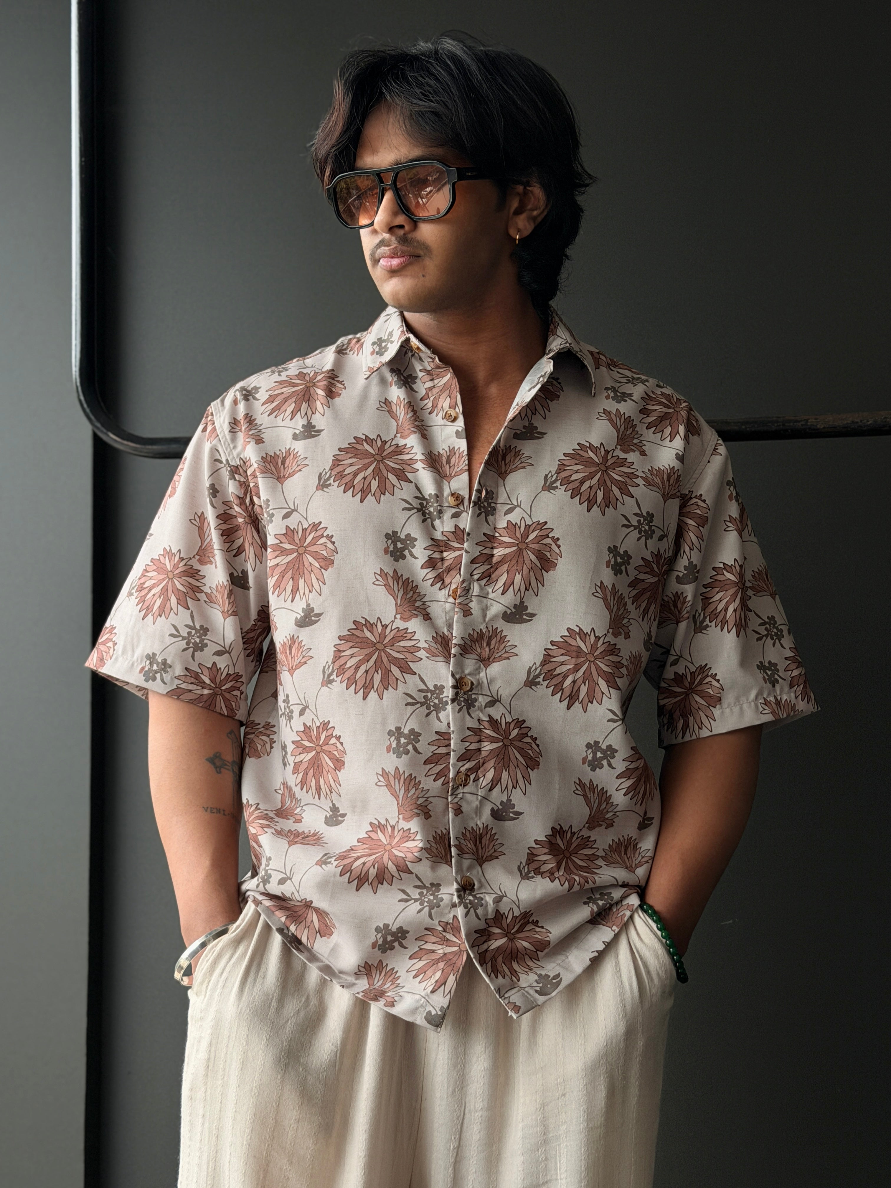 Vintage Resort Flowerprinted Fivesleeve Shirt